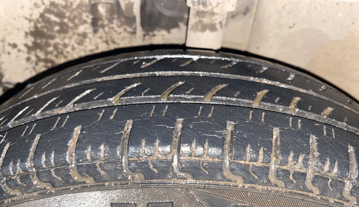 2016 Renault Kwid RXT 0.8, Petrol, Manual, 38,431 km, Left Front Tyre Tread