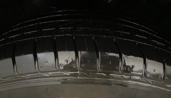 2016 Hyundai Creta BASE 1.6 PETROL, Petrol, Manual, 63,937 km, Left Front Tyre Tread