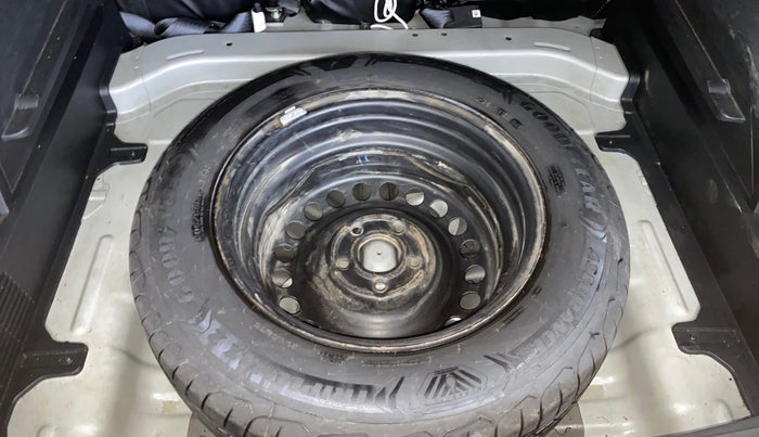 2016 Hyundai Creta BASE 1.6 PETROL, Petrol, Manual, 63,937 km, Spare Tyre