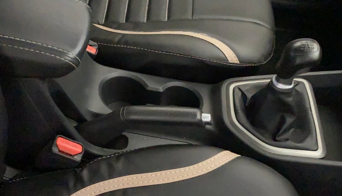 2016 Hyundai Creta BASE 1.6 PETROL, Petrol, Manual, 63,937 km, Gear Lever