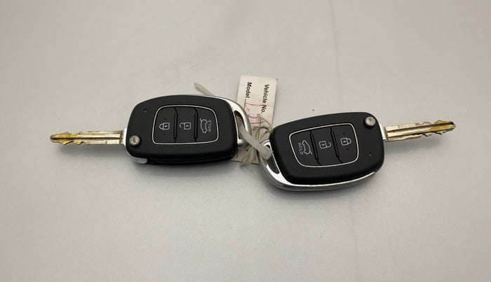 2016 Hyundai Creta BASE 1.6 PETROL, Petrol, Manual, 63,937 km, Key Close Up