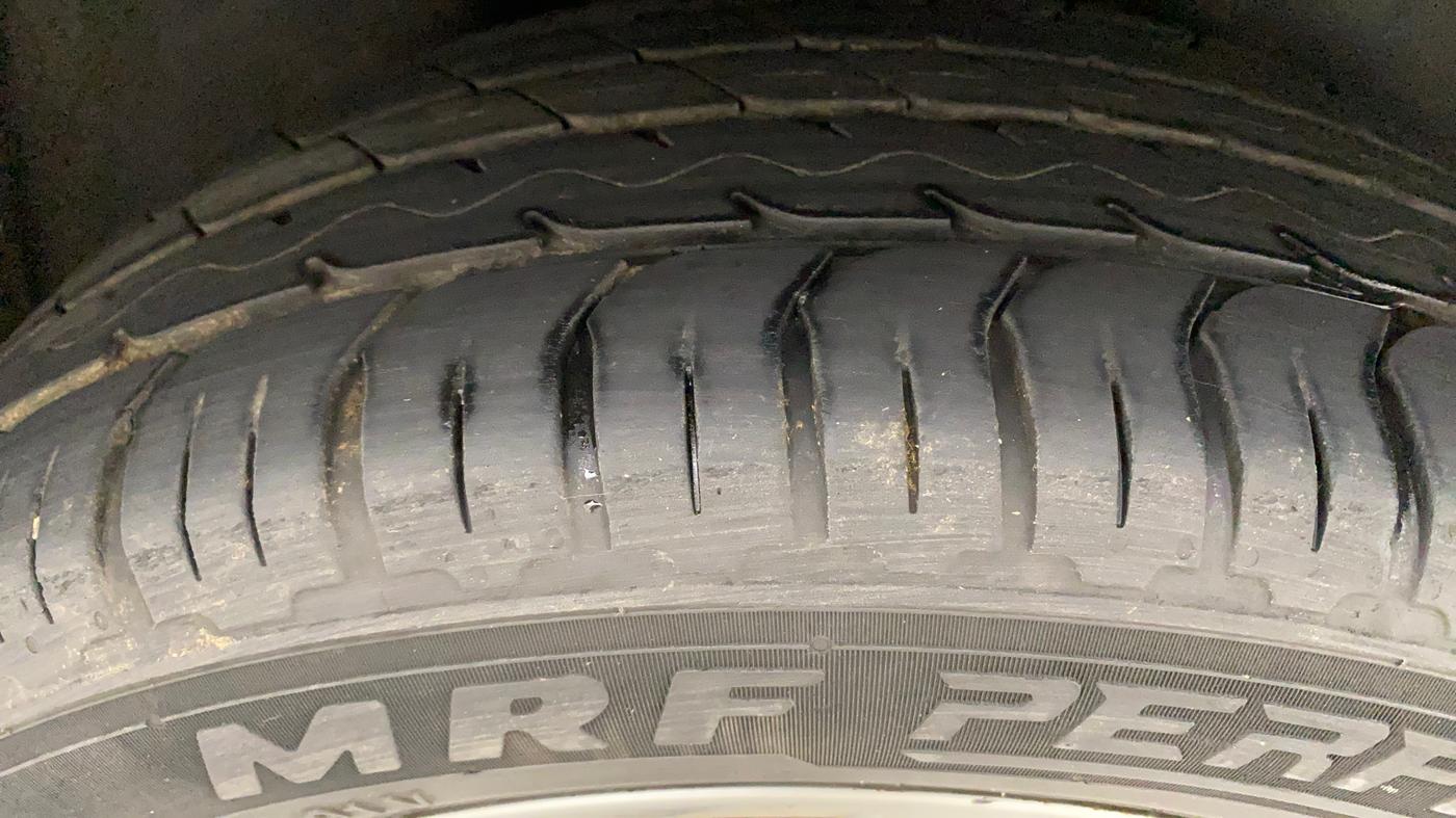 2019 Volkswagen Vento HIGHLINE PLUS 1.2 AT, Petrol, Automatic, 44,406 km, Right Rear Tyre Tread