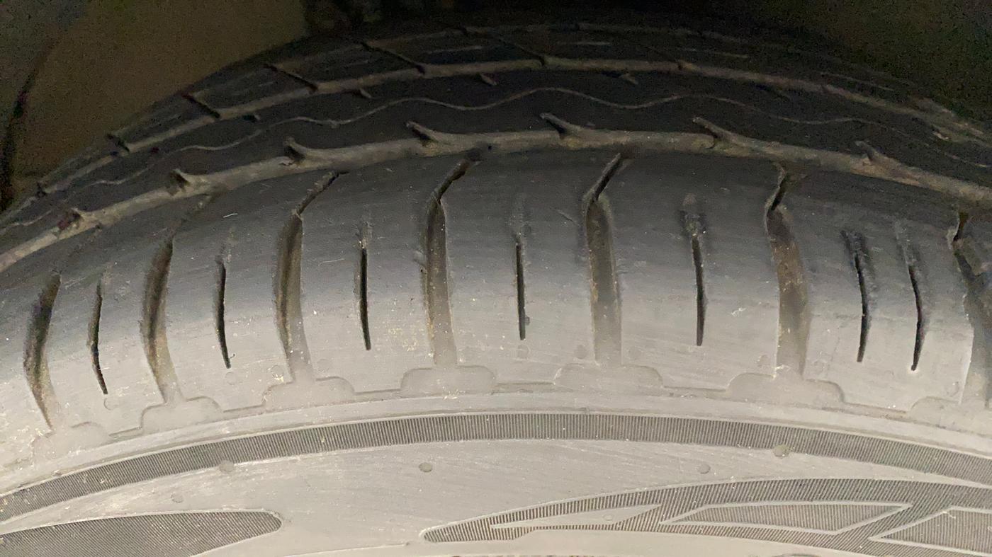 2019 Volkswagen Vento HIGHLINE PLUS 1.2 AT, Petrol, Automatic, 44,406 km, Right Front Tyre Tread
