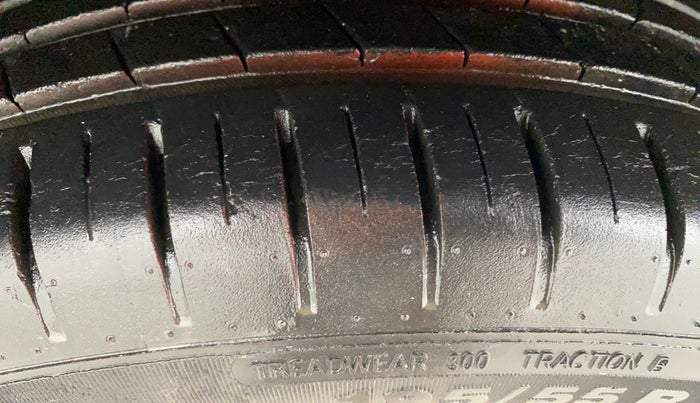 2015 Hyundai Elite i20 ASTA 1.2, Petrol, Manual, 1,08,947 km, Left Front Tyre Tread