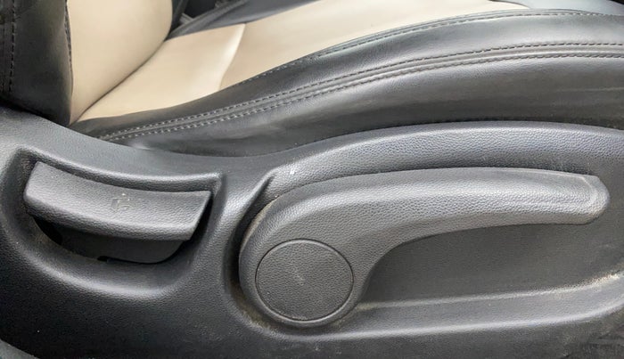 2015 Hyundai Elite i20 ASTA 1.2, Petrol, Manual, 1,08,947 km, Driver Side Adjustment Panel