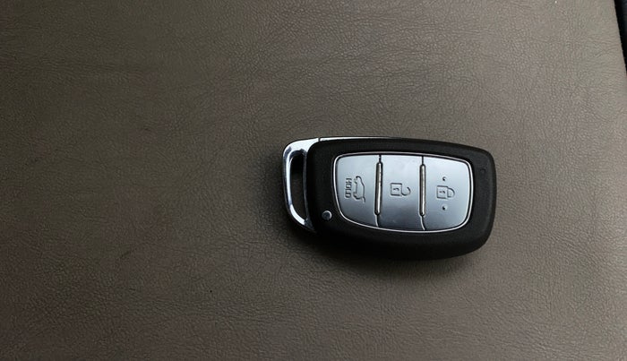 2015 Hyundai Elite i20 ASTA 1.2, Petrol, Manual, 1,08,947 km, Key Close Up