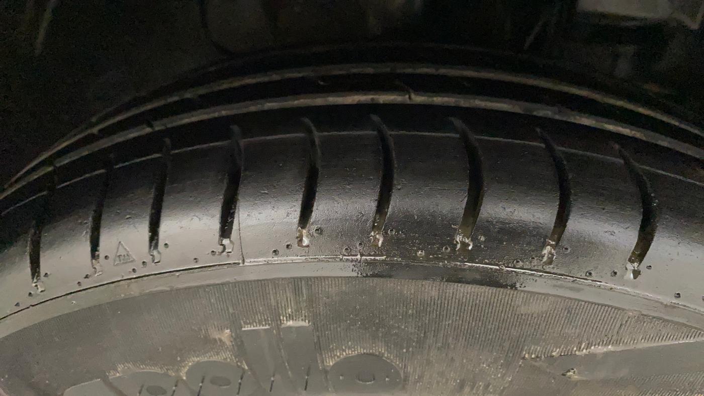 2017 Tata Tiago XZ PETROL, Petrol, Manual, 98,898 km, Right Front Tyre Tread