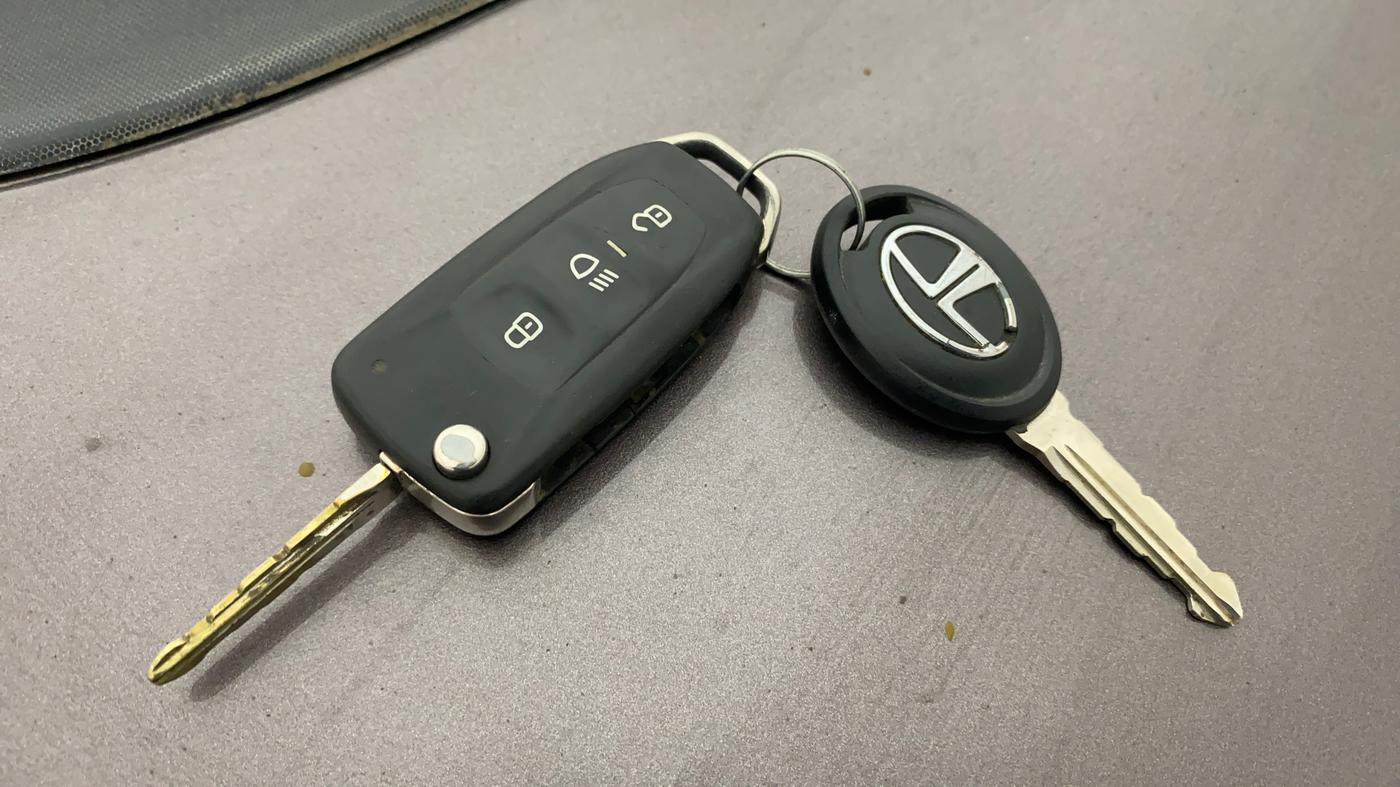 2017 Tata Tiago XZ PETROL, Petrol, Manual, 98,898 km, Key Close Up