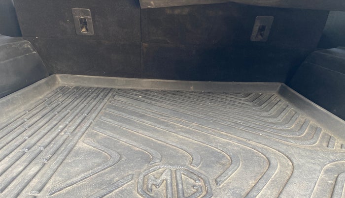 2021 MG HECTOR SHARP HYBRID 1.5 PETROL, Petrol, Manual, 40,654 km, Boot Inside