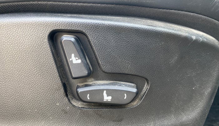 2021 MG HECTOR SHARP HYBRID 1.5 PETROL, Petrol, Manual, 40,654 km, Driver Side Adjustment Panel