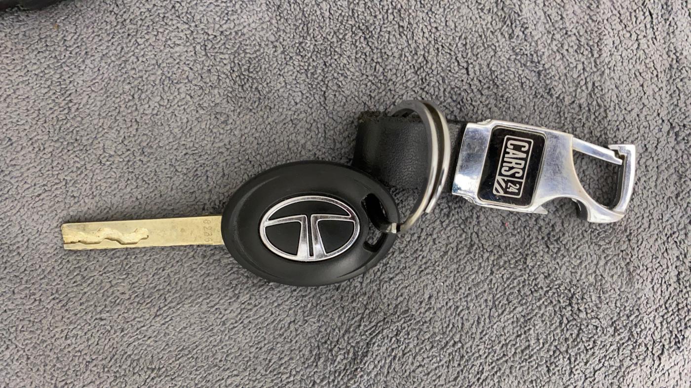 2022 Tata Tiago XT CNG, CNG, Manual, 36,108 km, Key Close Up