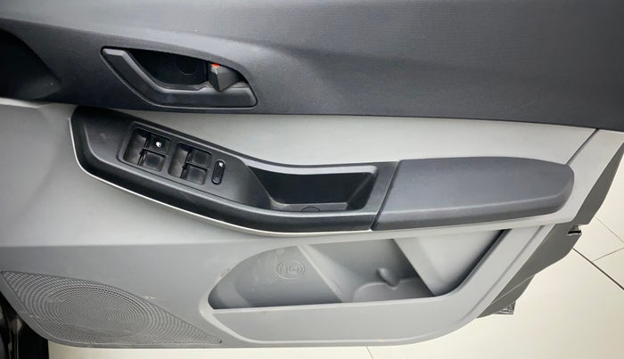 2022 Tata Tiago XT CNG, CNG, Manual, 36,108 km, Driver Side Door Panels Control