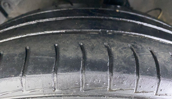 2019 Hyundai NEW SANTRO SPORTZ CNG, CNG, Manual, 31,316 km, Left Front Tyre Tread