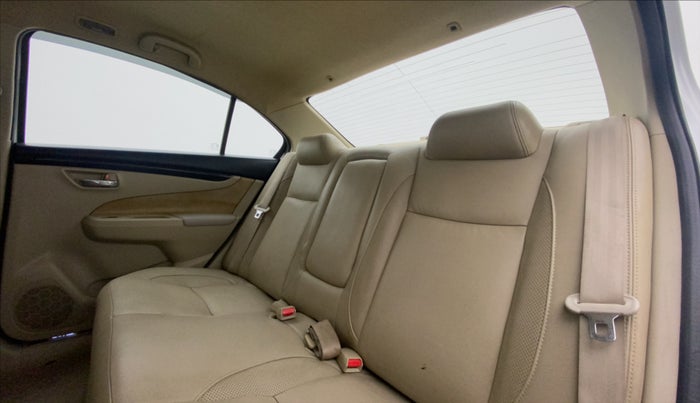 2015 Maruti Ciaz ZXI+, Petrol, Manual, 89,742 km, Right Side Rear Door Cabin