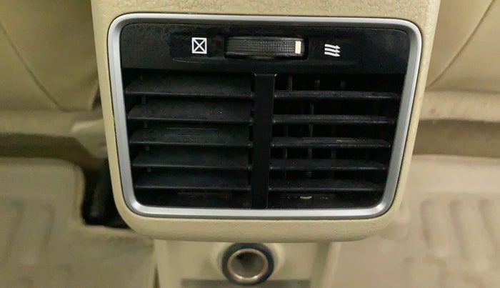 2015 Maruti Ciaz ZXI+, Petrol, Manual, 89,742 km, Rear AC Vents