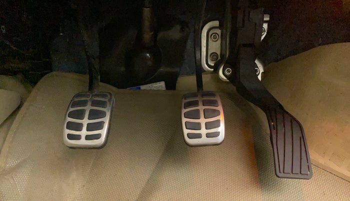 2015 Maruti Ciaz ZXI+, Petrol, Manual, 89,742 km, Pedals