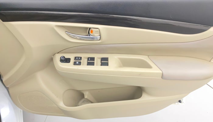 2015 Maruti Ciaz ZXI+, Petrol, Manual, 89,742 km, Driver Side Door Panels Control