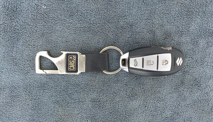 2015 Maruti Ciaz ZXI+, Petrol, Manual, 89,742 km, Key Close Up