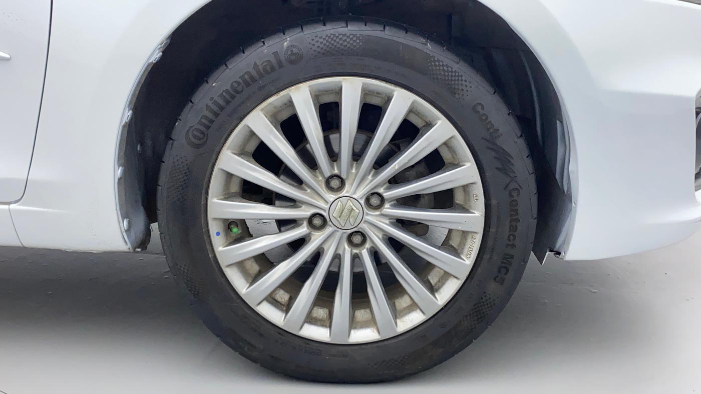2015 Maruti Ciaz ZXI+, Petrol, Manual, 89,742 km, Right Front Wheel