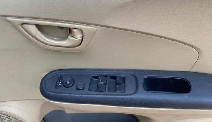 2015 Honda Brio S MT, Petrol, Manual, 41,063 km, Driver Side Door Panels Control