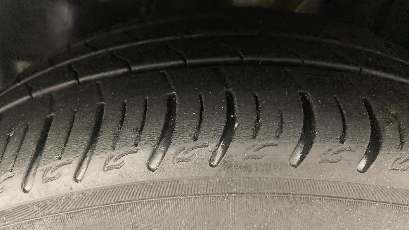 2020 Tata ALTROZ XZ 1.2, Petrol, Manual, 22,143 km, Left Front Tyre Tread