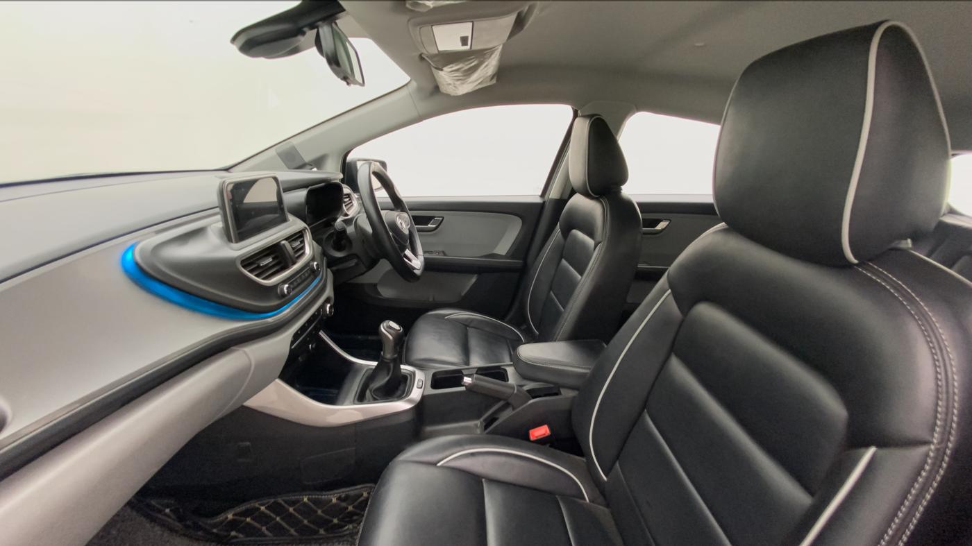 2020 Tata ALTROZ XZ 1.2, Petrol, Manual, 22,143 km, Right Side Front Door Cabin
