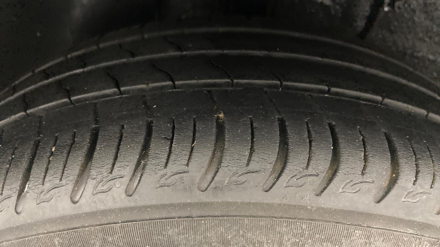 2020 Tata ALTROZ XZ 1.2, Petrol, Manual, 22,143 km, Right Rear Tyre Tread