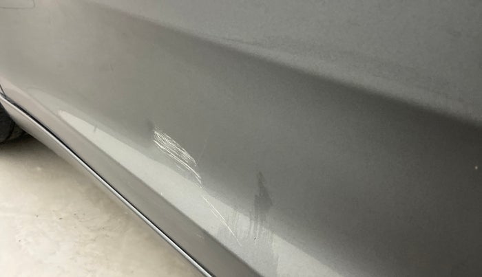 2020 Tata ALTROZ XZ 1.2, Petrol, Manual, 22,143 km, Front passenger door - Minor scratches