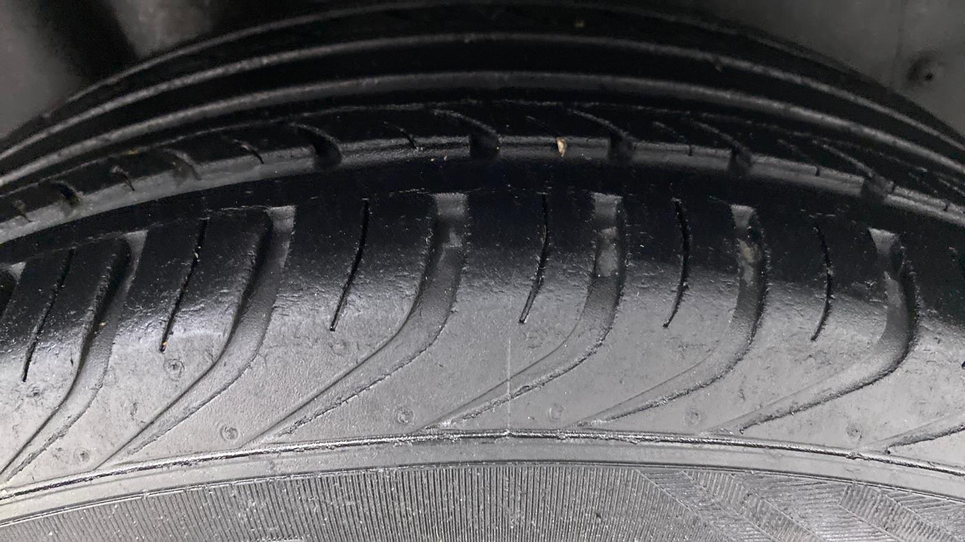 2014 Volkswagen Polo HIGHLINE1.2L PETROL, Petrol, Manual, 33,017 km, Right Rear Tyre Tread