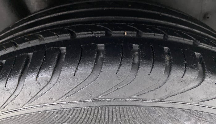 2014 Volkswagen Polo HIGHLINE1.2L PETROL, Petrol, Manual, 33,017 km, Right Rear Tyre Tread