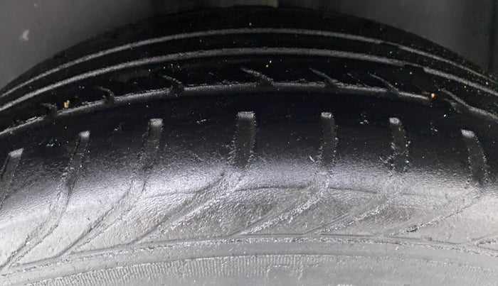 2014 Volkswagen Polo HIGHLINE1.2L PETROL, Petrol, Manual, 33,017 km, Left Rear Tyre Tread