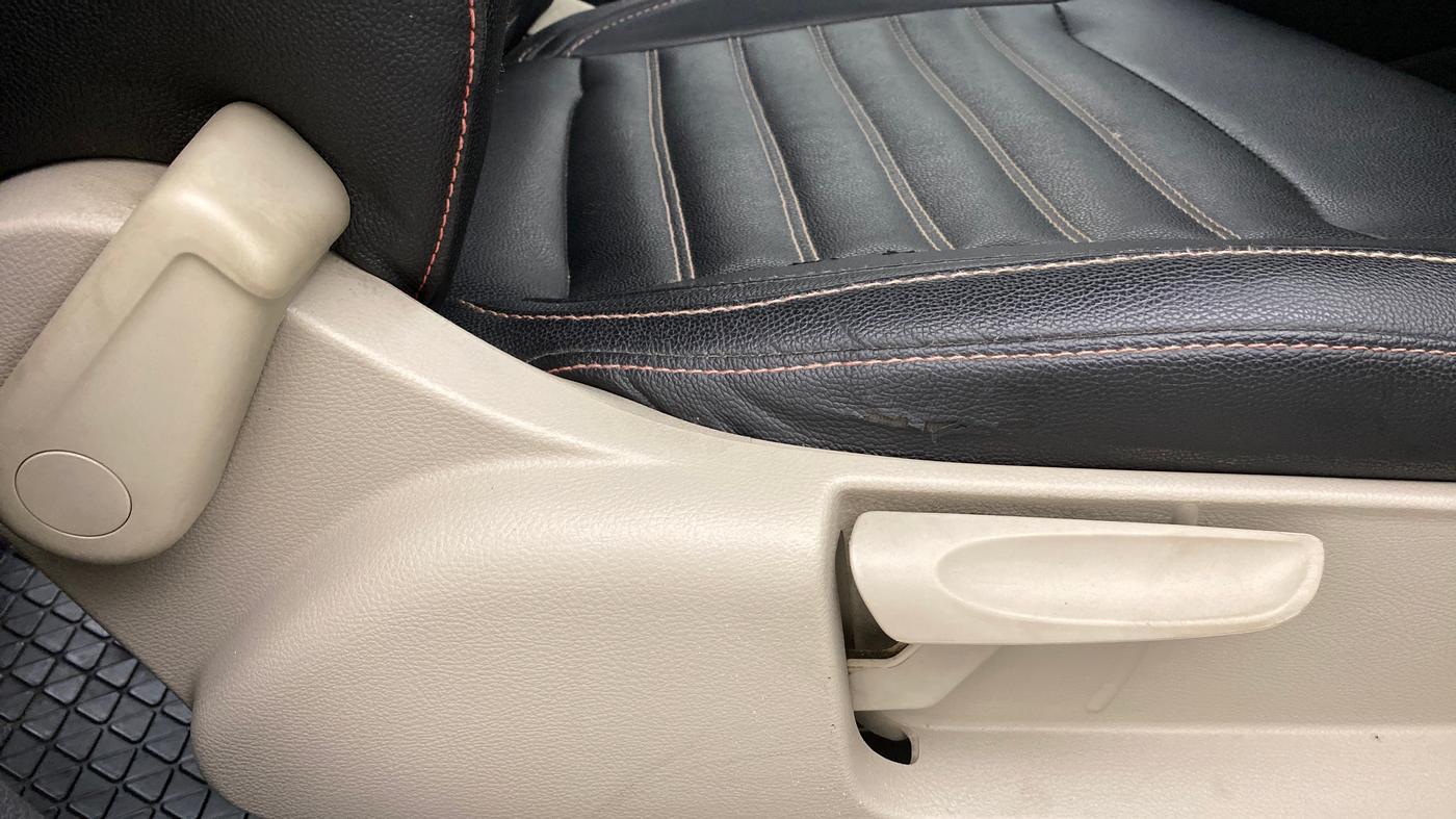 2014 Volkswagen Polo HIGHLINE1.2L PETROL, Petrol, Manual, 33,017 km, Driver Side Adjustment Panel