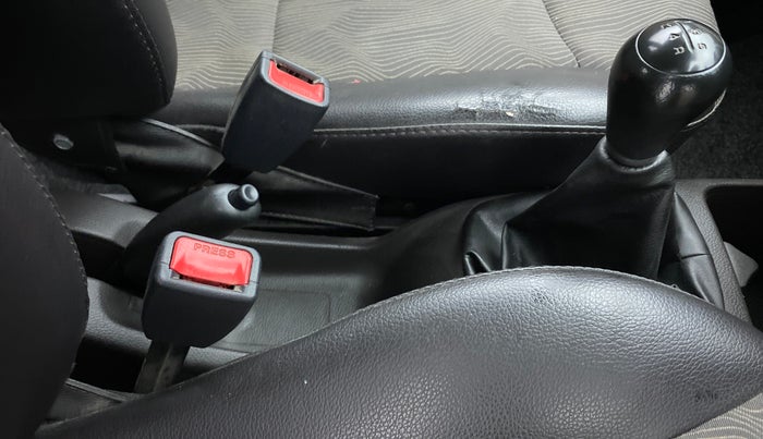 2013 Hyundai Eon MAGNA PLUS, Petrol, Manual, 71,759 km, Gear Lever