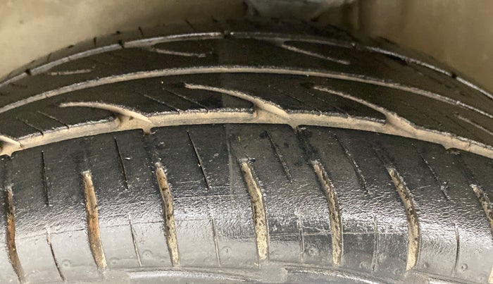 2011 Maruti Alto K10 VXI, Petrol, Manual, 68,730 km, Left Front Tyre Tread