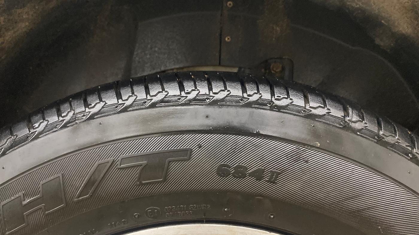 2019 Mahindra XUV500 W7, Diesel, Manual, 94,736 km, Left Rear Tyre Tread