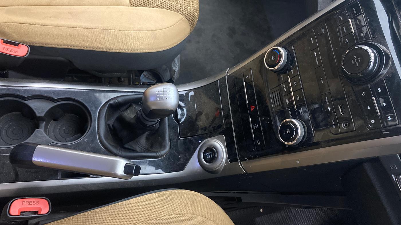 2019 Mahindra XUV500 W7, Diesel, Manual, 94,736 km, Gear Lever