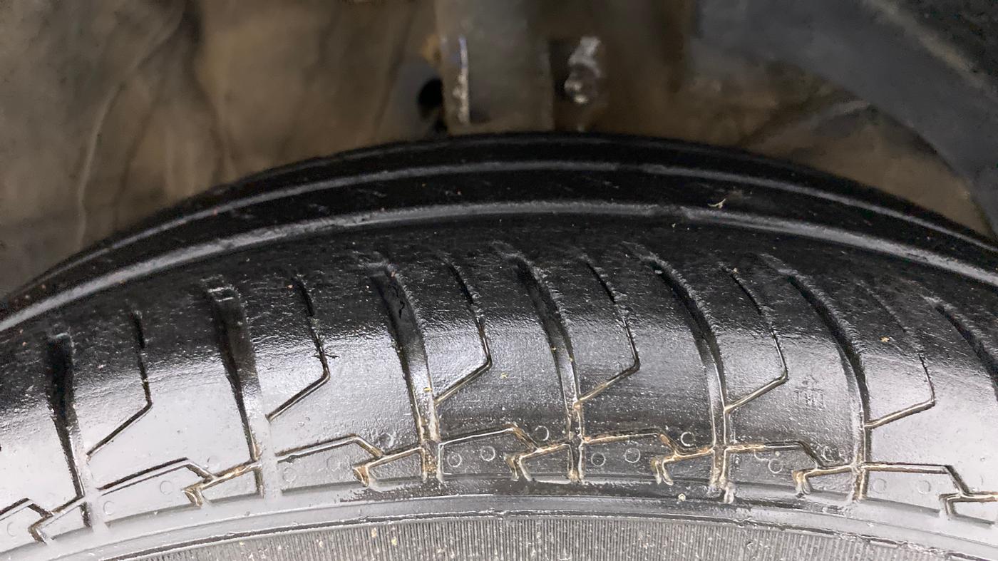 2021 Maruti Dzire VXI, Petrol, Manual, 34,716 km, Right Front Tyre Tread