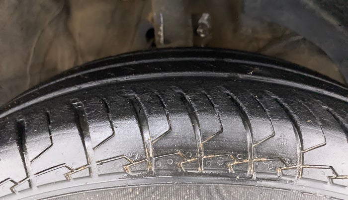 2021 Maruti Dzire VXI, Petrol, Manual, 34,716 km, Right Front Tyre Tread