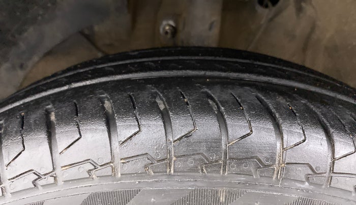 2021 Maruti Dzire VXI, Petrol, Manual, 34,716 km, Left Front Tyre Tread