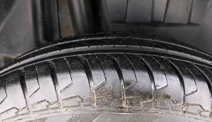 2021 Maruti Dzire VXI, Petrol, Manual, 34,716 km, Right Rear Tyre Tread