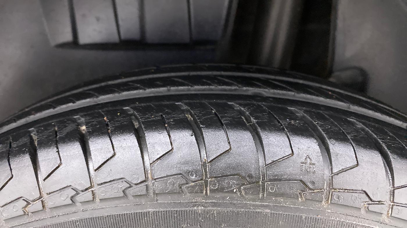 2021 Maruti Dzire VXI, Petrol, Manual, 34,716 km, Left Rear Tyre Tread
