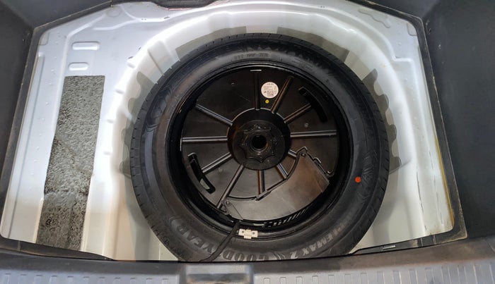 2022 Skoda KUSHAQ STYLE 1.0L TSI MT, Petrol, Manual, 33,844 km, Spare Tyre