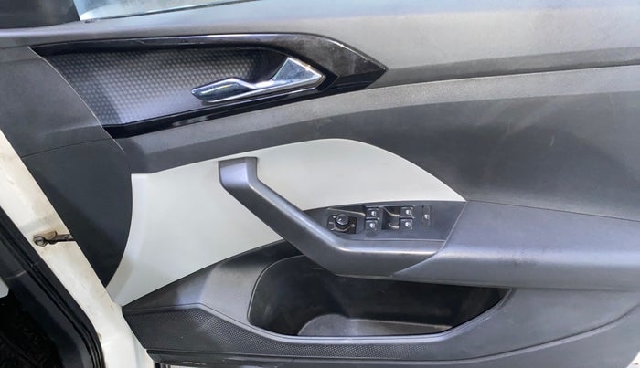 2022 Skoda KUSHAQ STYLE 1.0L TSI MT, Petrol, Manual, 33,844 km, Driver Side Door Panels Control