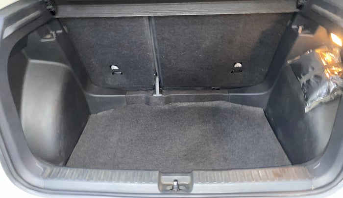 2022 Skoda KUSHAQ STYLE 1.0L TSI MT, Petrol, Manual, 33,844 km, Boot Inside