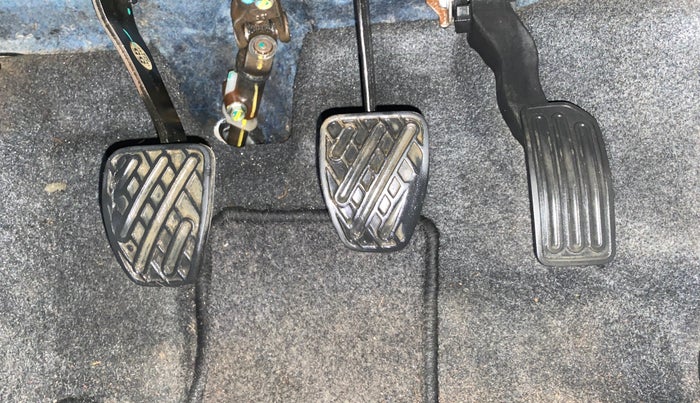 2014 Nissan Micra Active XV, Petrol, Manual, 76,464 km, Pedals