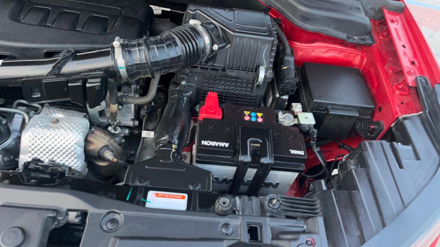 2024 Mahindra XUV300 W8 (O) 1.2 PETROL AMT, Petrol, Automatic, 20,844 km, Engine View - Left
