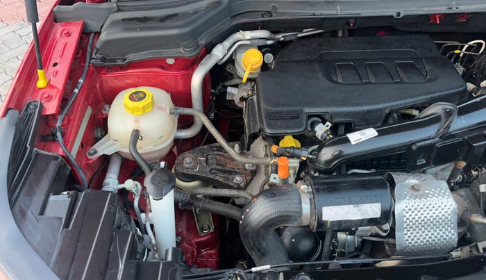 2024 Mahindra XUV300 W8 (O) 1.2 PETROL AMT, Petrol, Automatic, 20,797 km, Engine View - Right