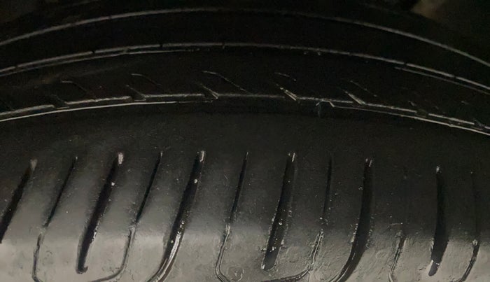 2022 Volkswagen TAIGUN TOPLINE 1.0 TSI MT, Petrol, Manual, 43,385 km, Left Front Tyre Tread