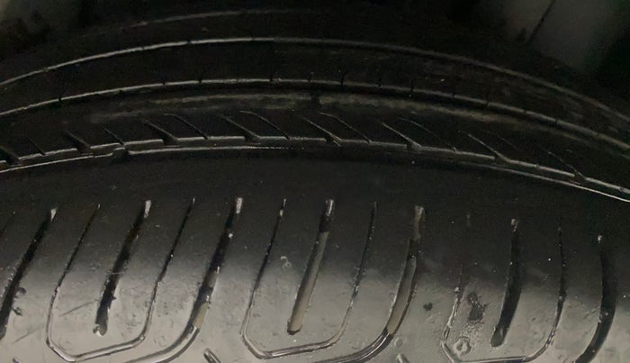 2022 Volkswagen TAIGUN TOPLINE 1.0 TSI MT, Petrol, Manual, 43,385 km, Left Rear Tyre Tread