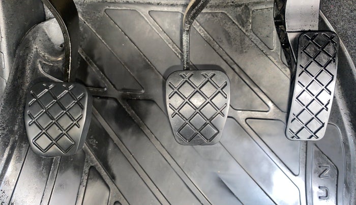 2022 Volkswagen TAIGUN TOPLINE 1.0 TSI MT, Petrol, Manual, 43,385 km, Pedals